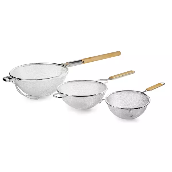 Mesh strainer with wooden handle  | Tirol.bg